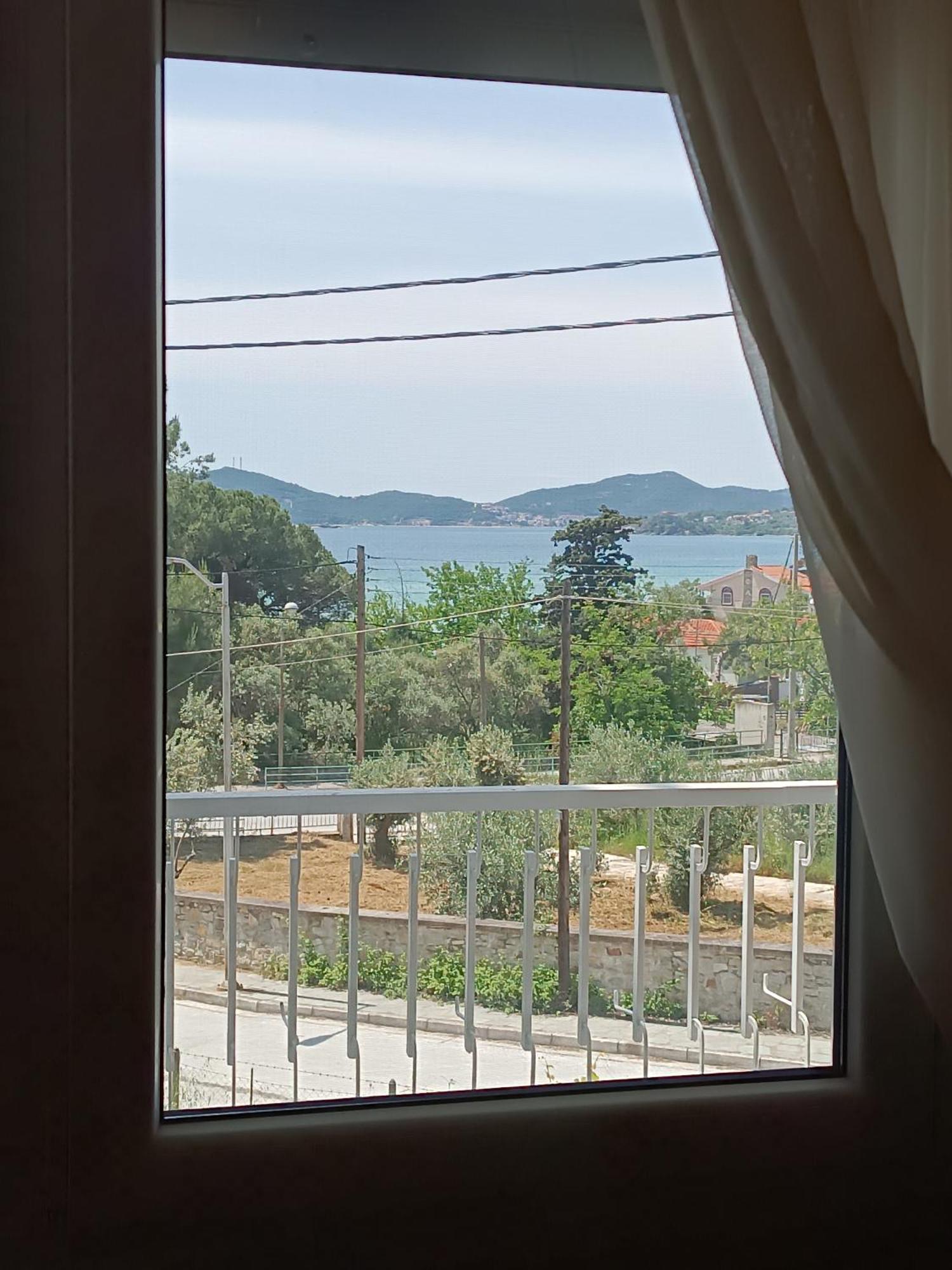 Sea View Palio Apartment Palaiontsiflikion Bagian luar foto